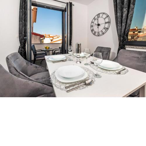 Deluxe Apartments A&A