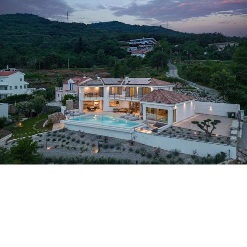 Deluxe Villa Dana