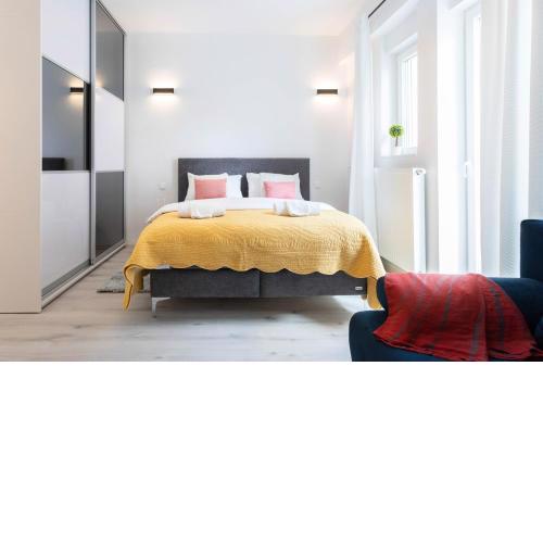 Design Triplex in the City Center with a Balcony