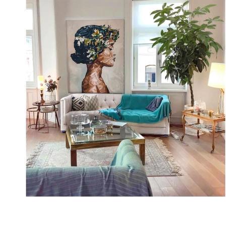 Designer flat, fully furnished & sunny