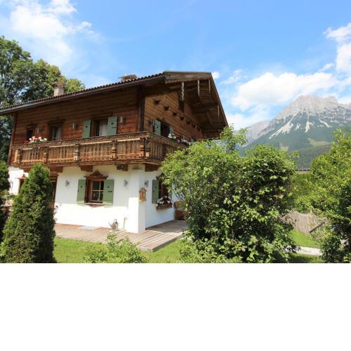 Detached holiday home in Ellmau near the ski lift