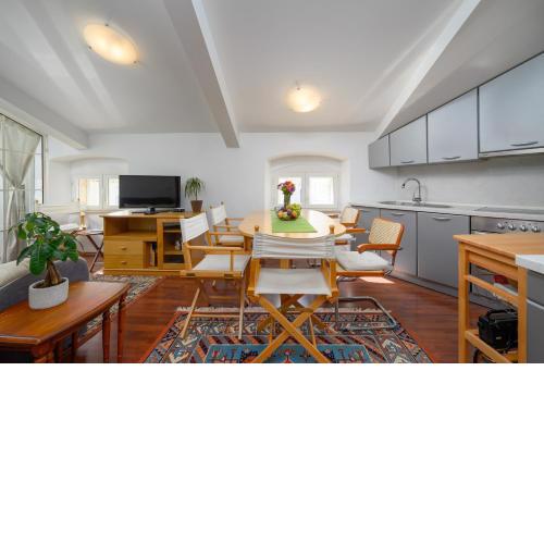 Dida & Nonna Piazza view apartment