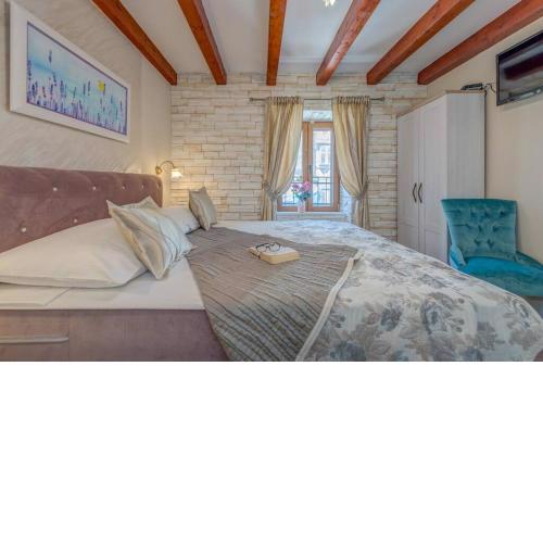 DIVA 2, luxury studio with balcony in the OLD TOWN