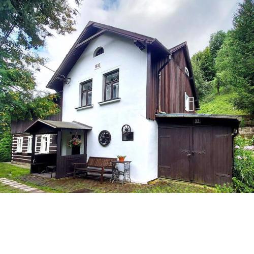 Dobroslov Cottage