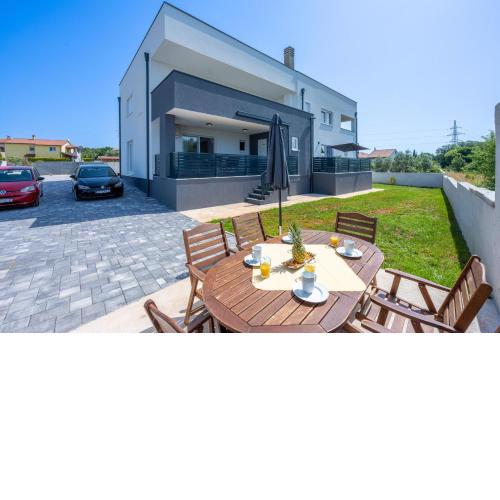 Domus Alba Apartments