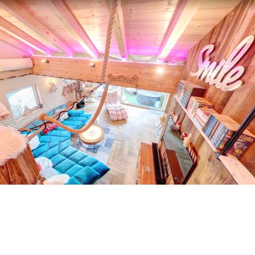 Doug's Mountain Getaway - 'Top Two Floors'