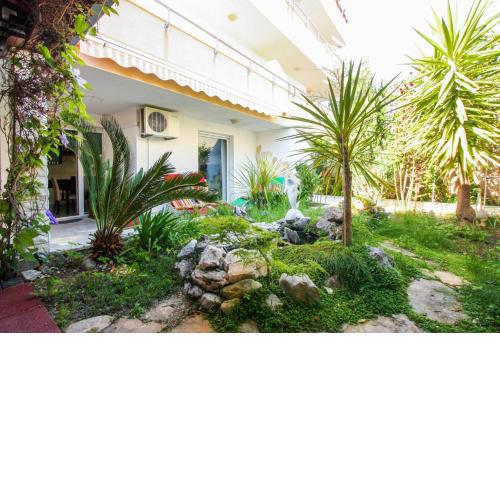 Duplex 3 rooms apartment with garden and garage near to beach