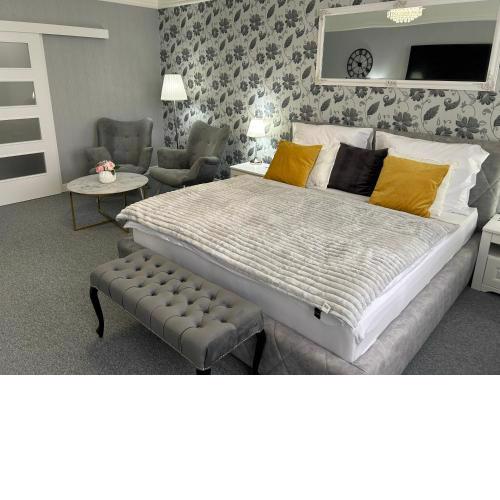 EFIPA Glamour Apartments
