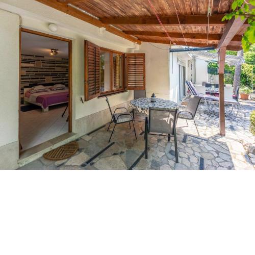 Einzigartiges Apartment nur 20 Meter zum Strand mit privater Terrasse, Grill - hundefreundlich