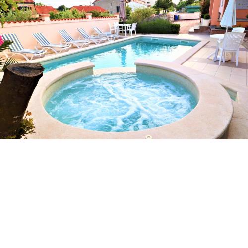 El Vista Apartments