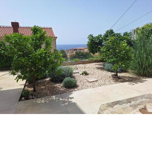 Elanza Villa