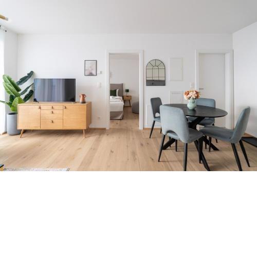 Elegant 1BR Balcony Oasis by HM