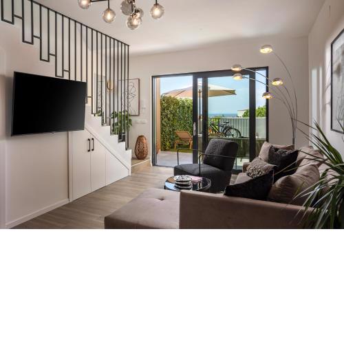 Elegant CASA ARIA with 2 gardens and BBQ facilities