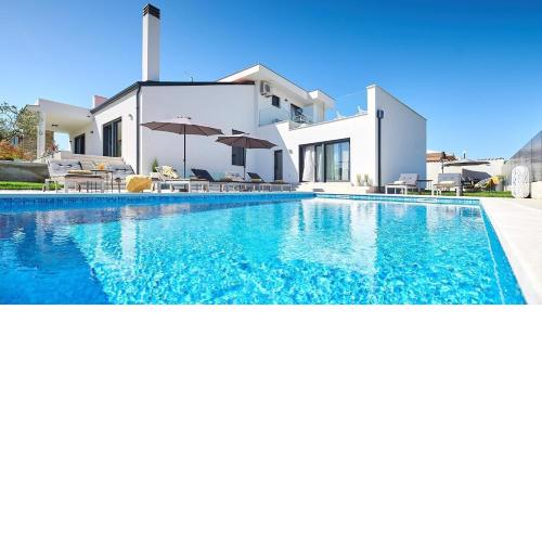Elegant Villa Dolcea with a swimming pool