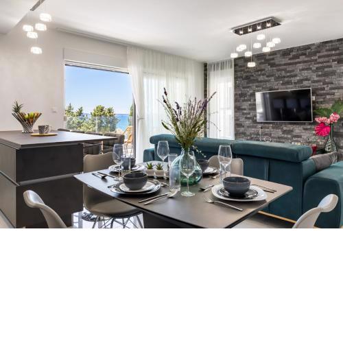 Elysian Zen Luxury Apartment - Two Bedroom Apartment with Terrace and Sea View