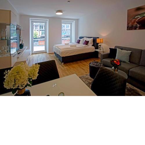 English Theater Apartment at Rathaus