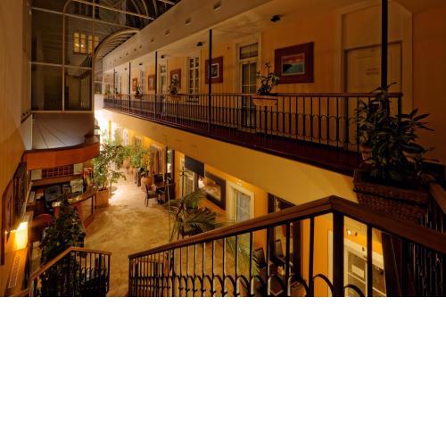 Enjoy Inn