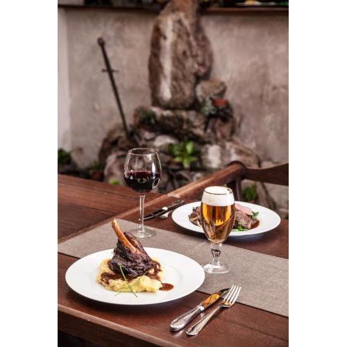 Excalibur Penzion a Restaurace