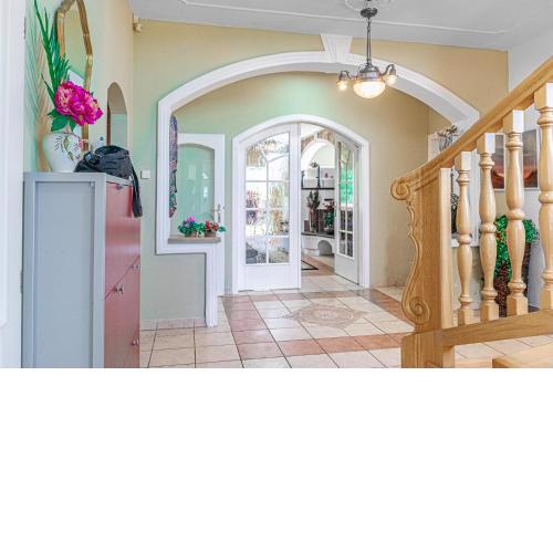 Exquisite Shared Villa - Your Private Room in this Beautiful Home