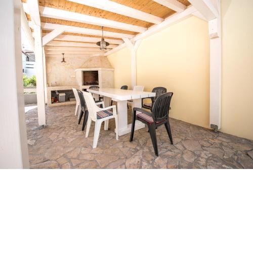 Family and Friends Apartments Laux