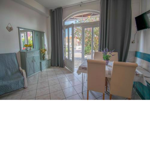 Family apartment Manuela - Baška Voda