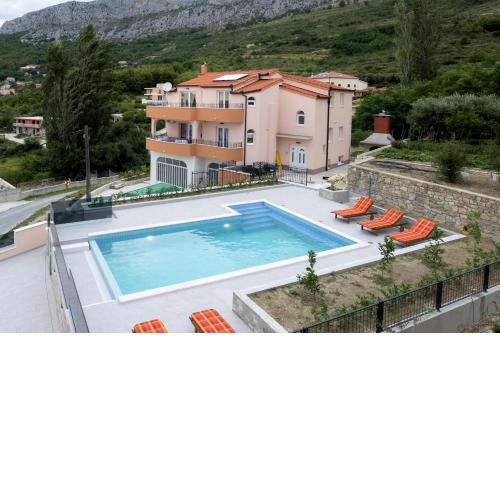 Family friendly apartments with a swimming pool Klis, Split - 16005