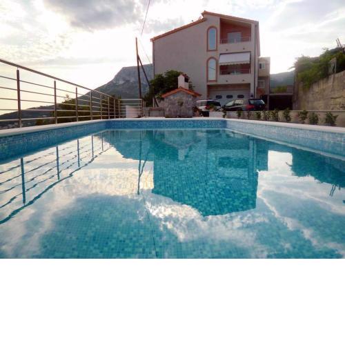 Family friendly apartments with a swimming pool Klis, Split - 17987
