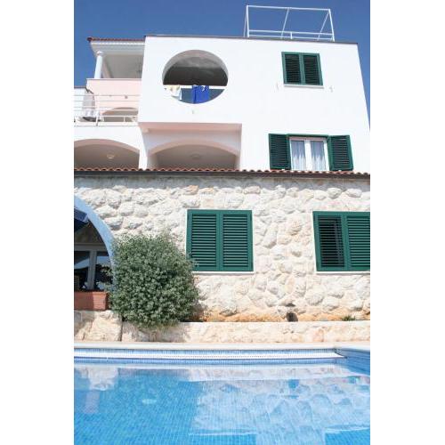 Family friendly apartments with a swimming pool Primosten - 4167