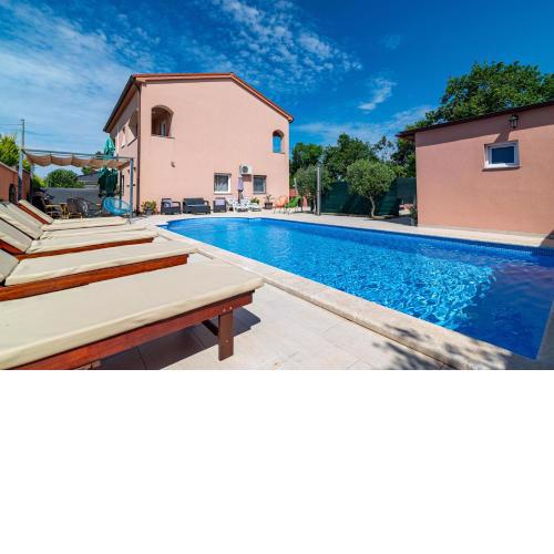 Family friendly apartments with a swimming pool Pula - 21314