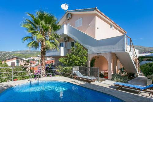 Family friendly apartments with a swimming pool Seget Vranjica, Trogir - 14409