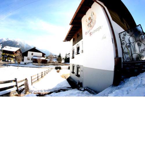 Family Friendly Chalet - Central with Beautiful Mountain Views