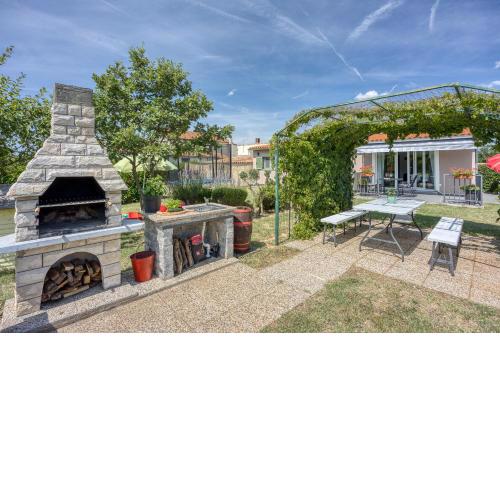 Family Friendly House Kacana - Happy Rentals