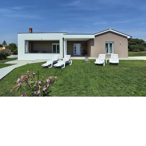 Family friendly house with a parking space Pula - 22733