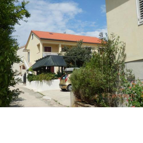 Family friendly seaside apartments Preko, Ugljan - 14692