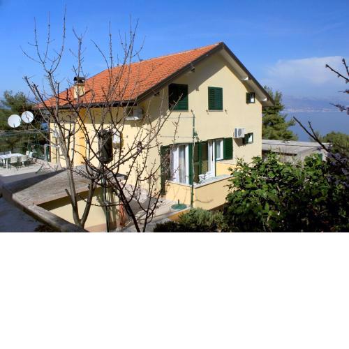 Family friendly seaside apartments Slatine, Ciovo - 7584