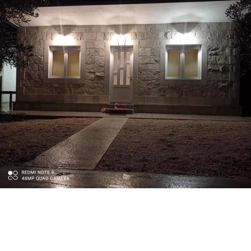 Family House LA - Krvavica