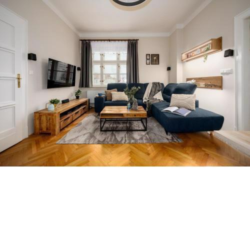 Family two bedroom apartment with AC, Darts and Netflix in Hip Vršovice by Prague Days