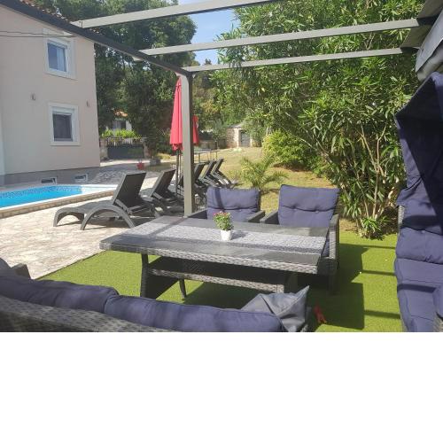 Family villa Oaza in Pula
