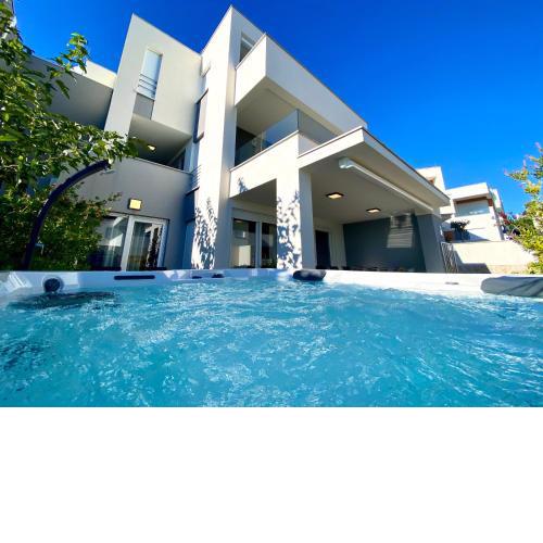 Fantasy View Villa