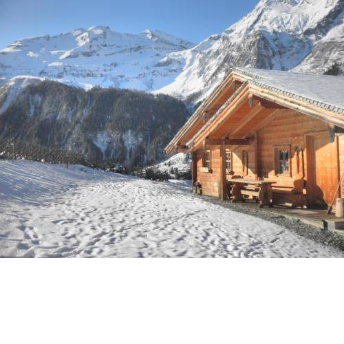 Farmhouse with views over the valley