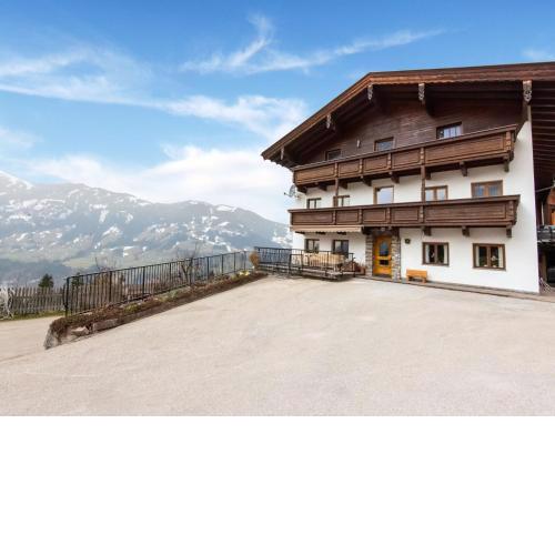 Farmhouse with views over the Zillertal