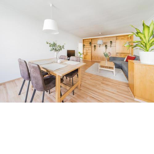 FeelHome-Karmeliterviertel-6 Gäste-WiFi-Smart TV