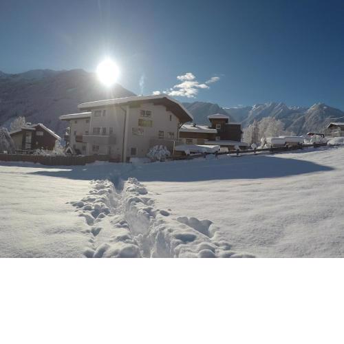 Ferienhaus Bergauf with Hot Tub