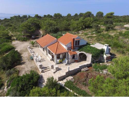 Ferienhaus in Gornje Selo mit Garten, Terrasse und Grill