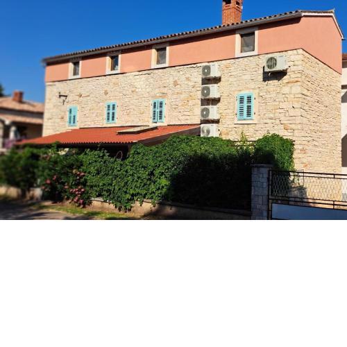 Ferienhaus in Muntić mit Privatem Pool