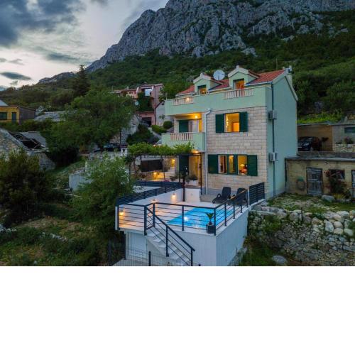 Ferienhaus in Veliko Brdo mit Privatem Pool