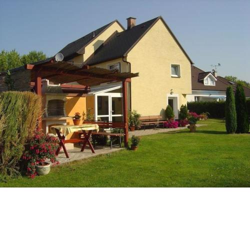 Ferienhaus mit Privatpool für 10 Personen ca 150 m in Nachod, Böhmen Ostböhmen