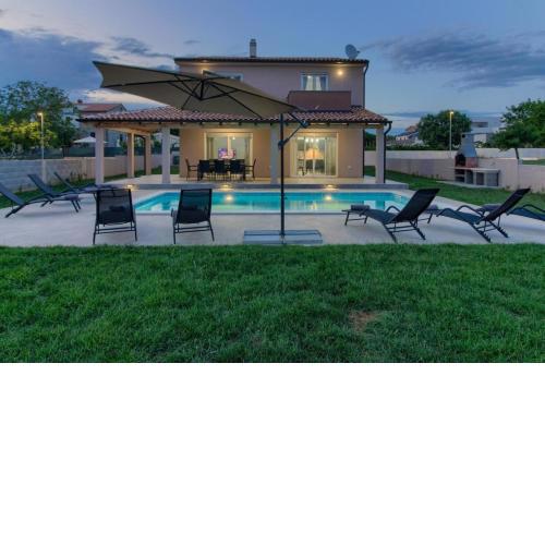 Ferienhaus mit Privatpool für 8 Personen ca 178 qm in Pula, Istrien Istrische Riviera