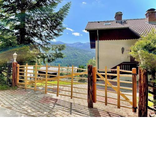 Ferienhaus mit Zirbitzblick