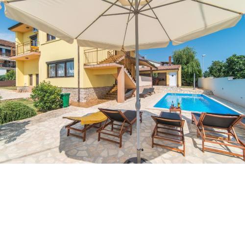 Ferienvilla mit Pool in Pula